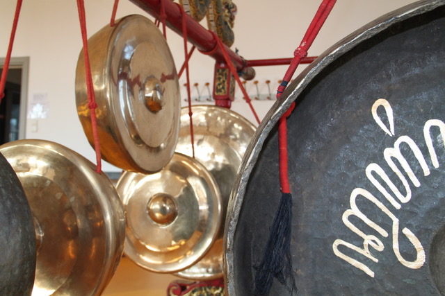 les grands gongs du gamelan javanais gamelan javanais