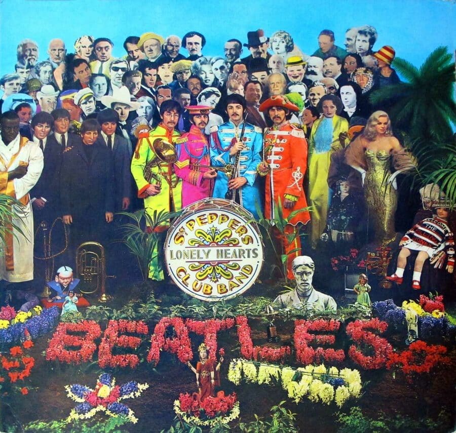 la pochette de Sgt Pepper's des Beatles, originellement mlxé en mono